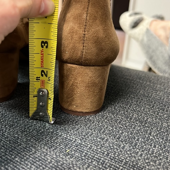 Scalloped brown booties - Picture 5 of 5